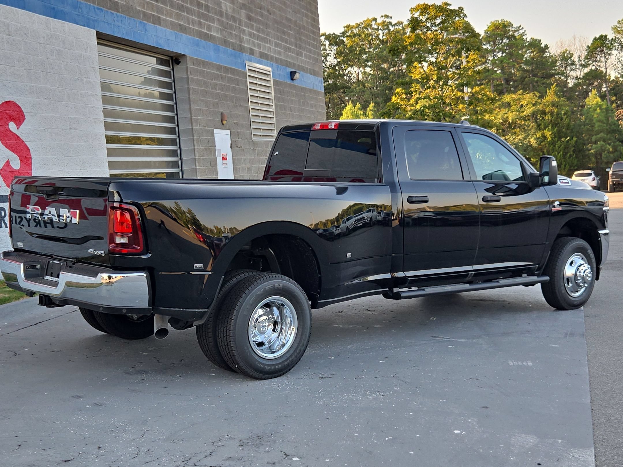 New 2026 RAM 3500 Tradesman AWD/4WD image 7