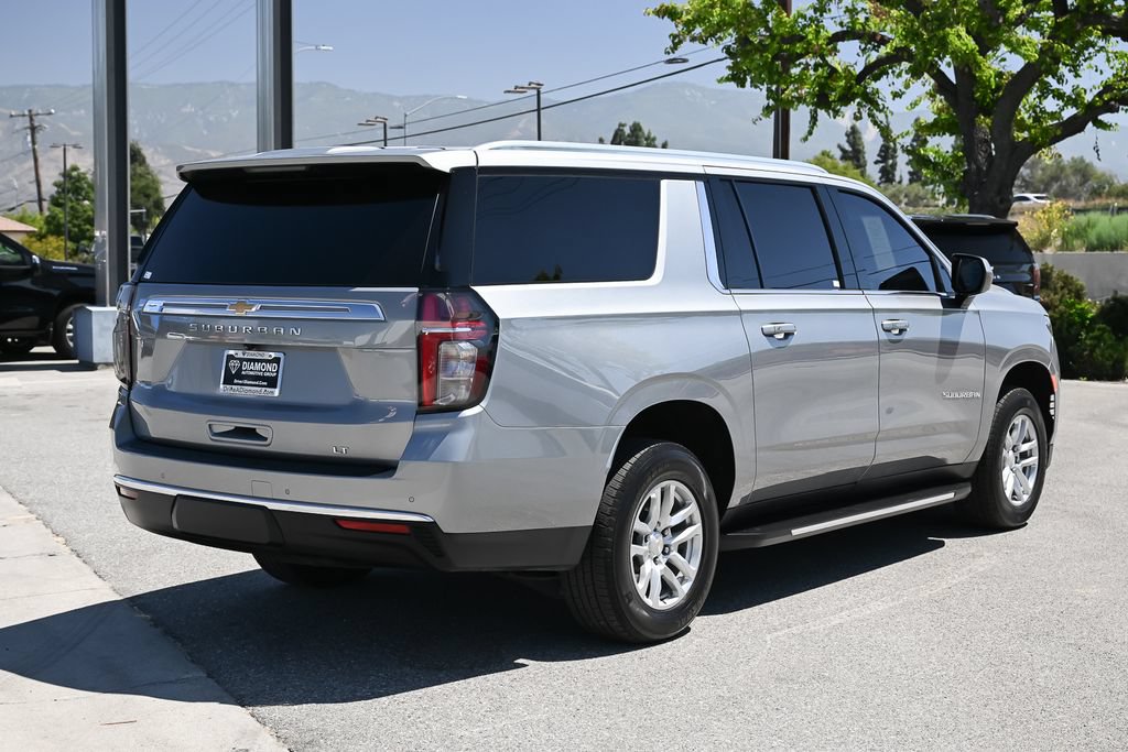 Used 2024 Chevrolet Suburban LT AWD/4WD image 4
