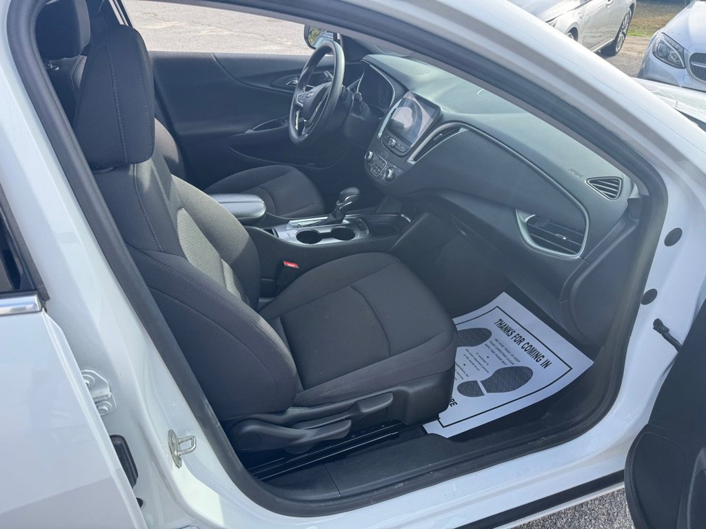 Used 2023 Chevrolet Malibu LT image 16