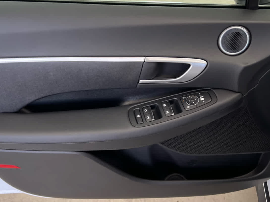 New 2026 Hyundai Sonata SE FWD image 8
