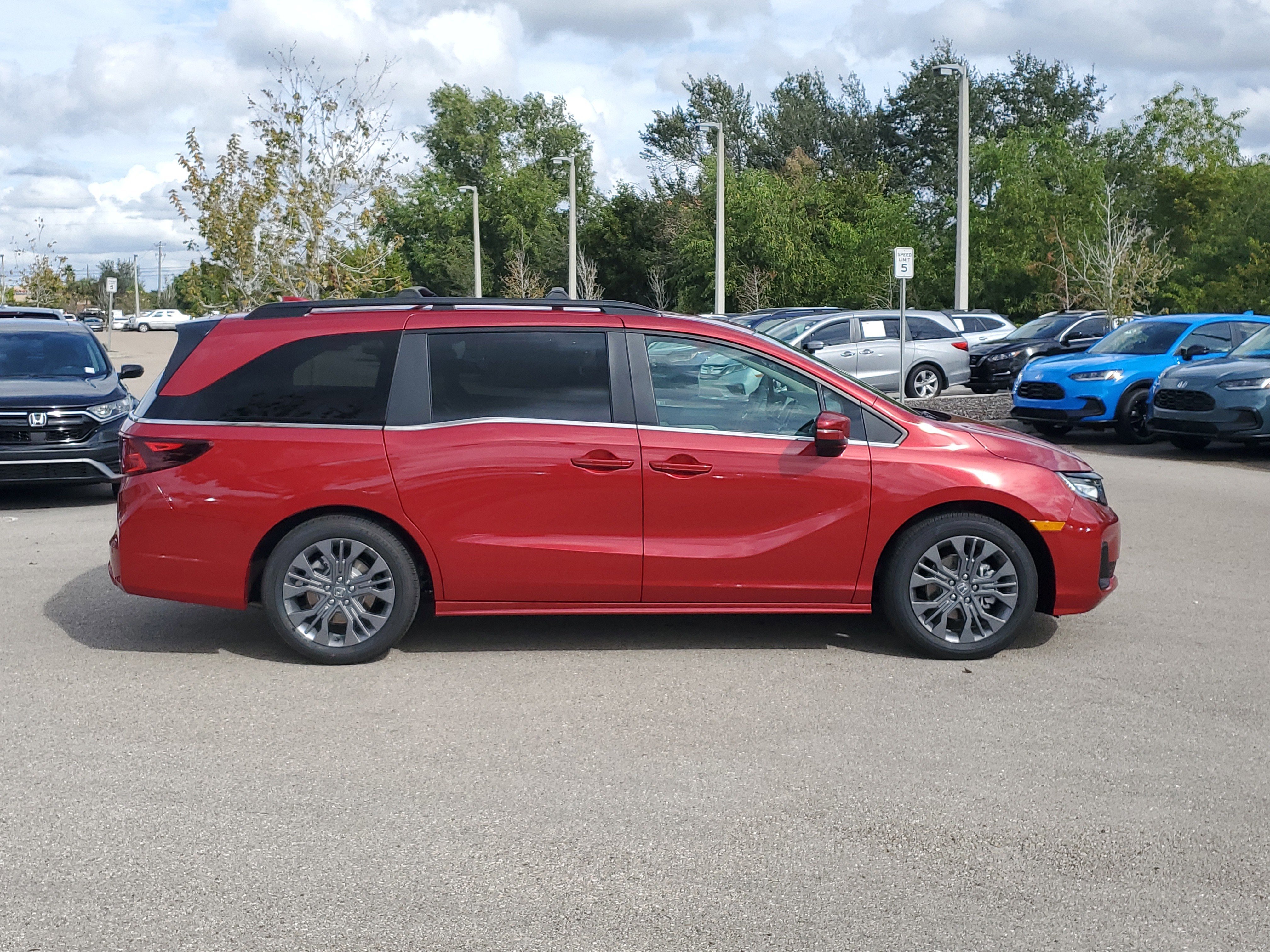 New 2026 Honda Odyssey Touring image 3