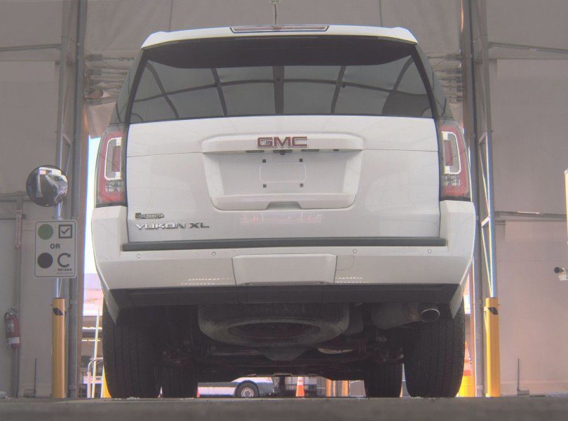 Used 2018 GMC Yukon XL SLT w/ Premium Edition image 5