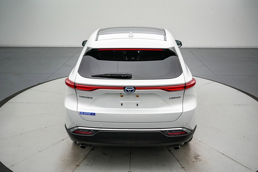 Used 2024 Toyota Venza LE image 5
