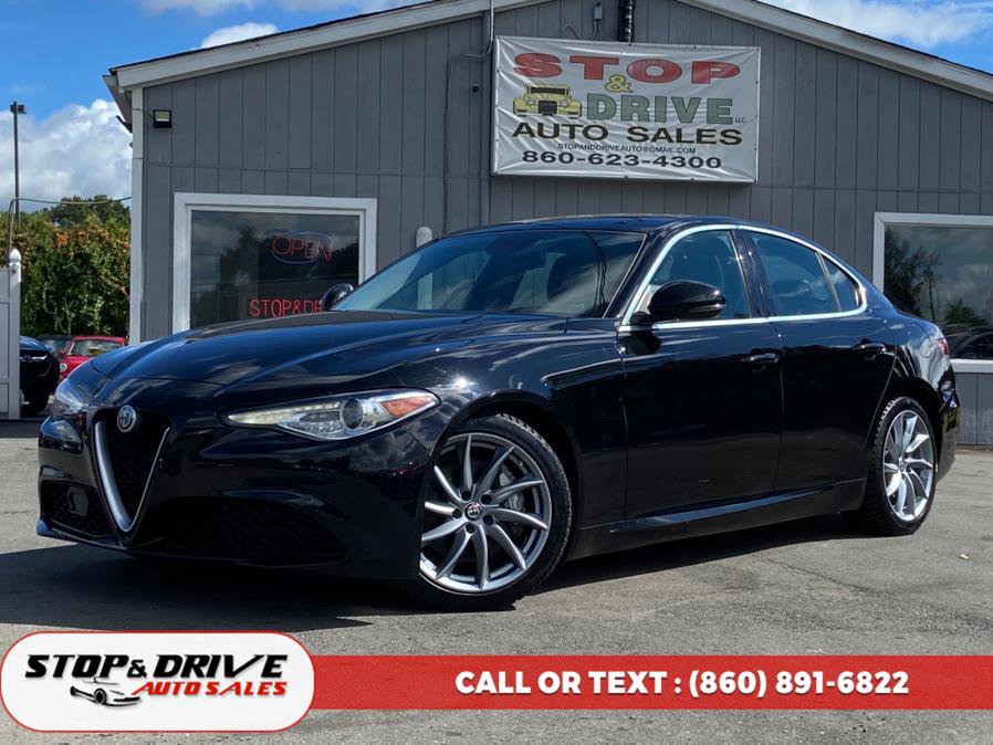 Used 2018 Alfa Romeo Giulia image 1