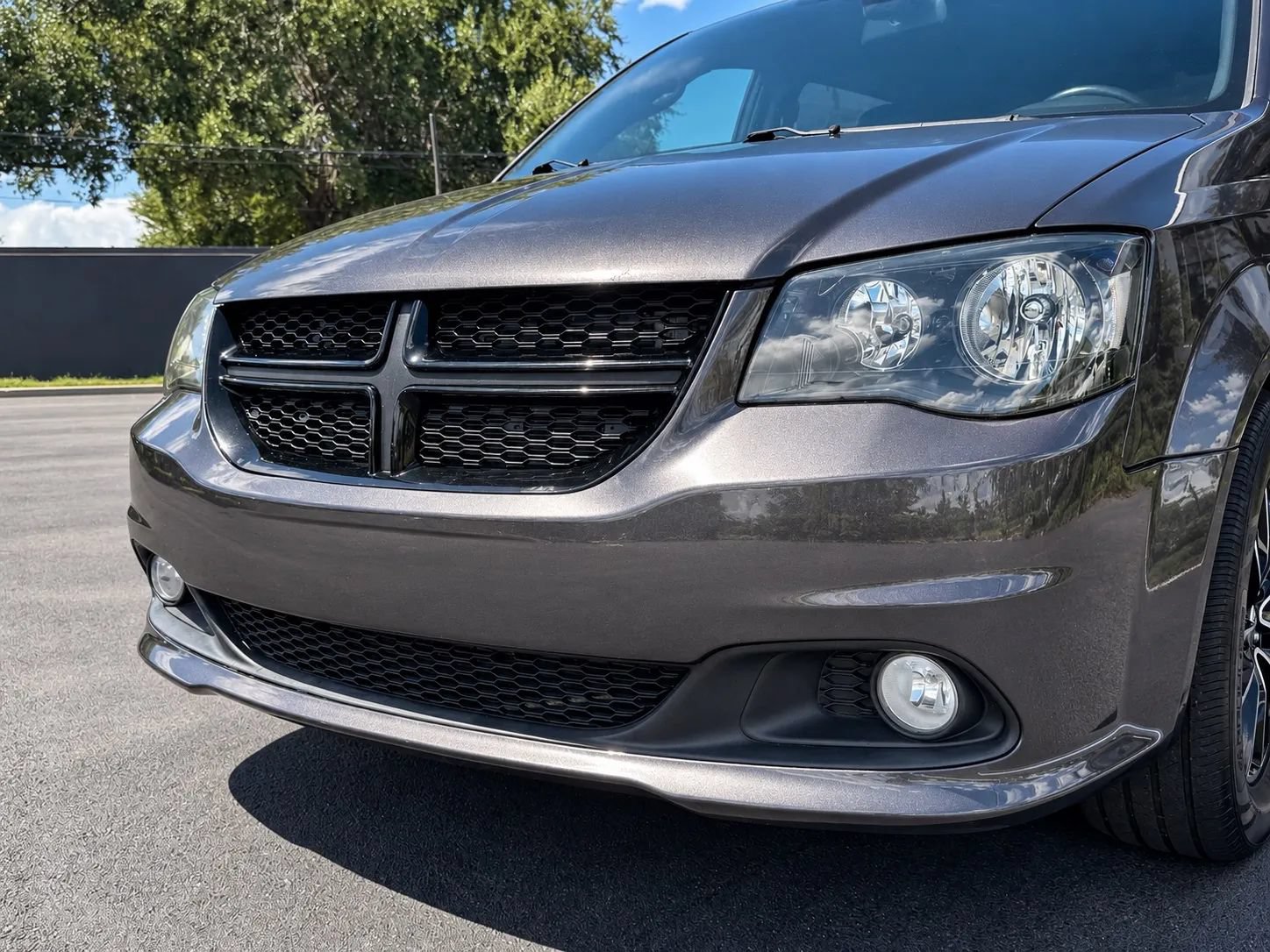 Used 2019 Dodge Grand Caravan GT FWD image 3
