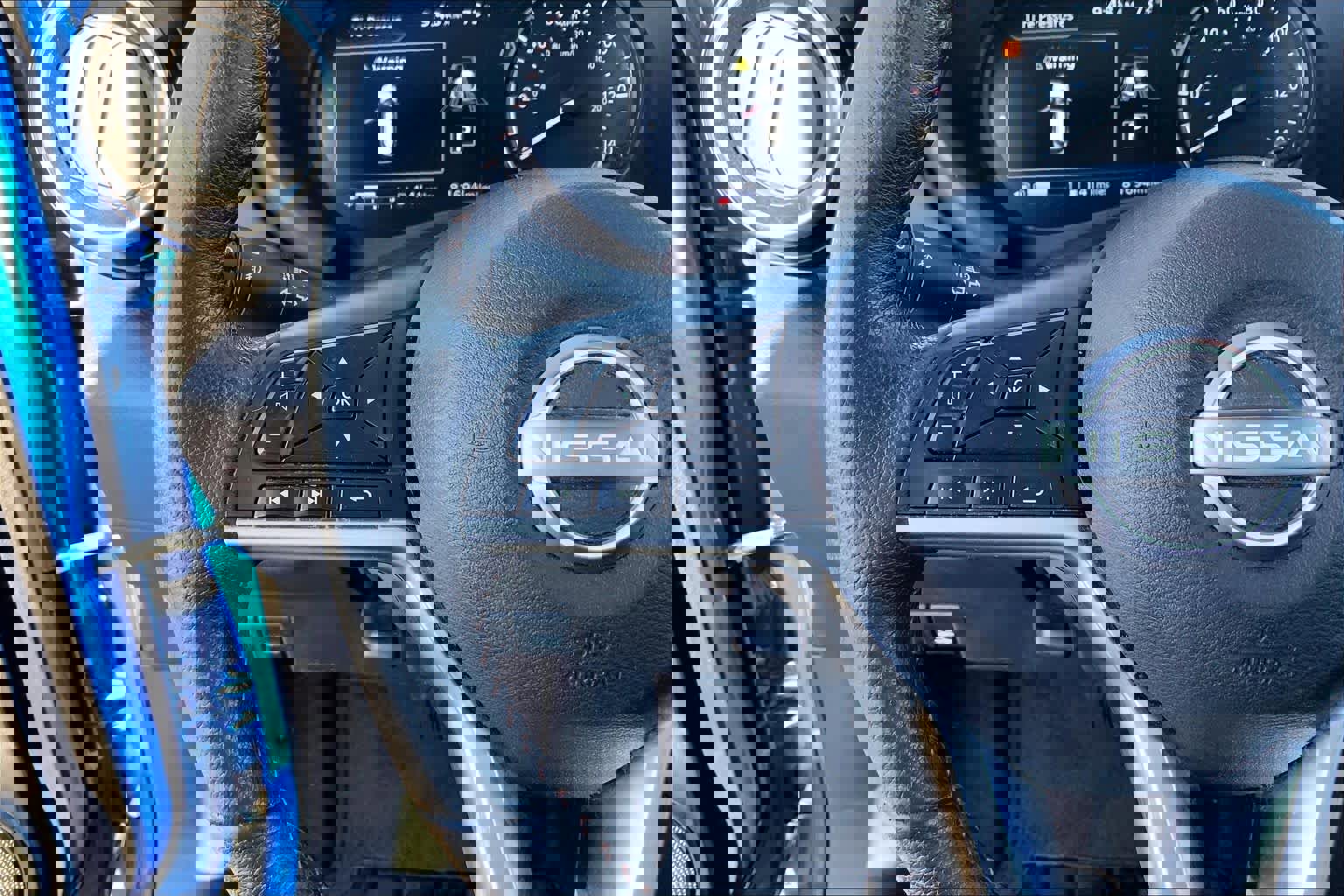 Used 2023 Nissan Kicks SR image 24