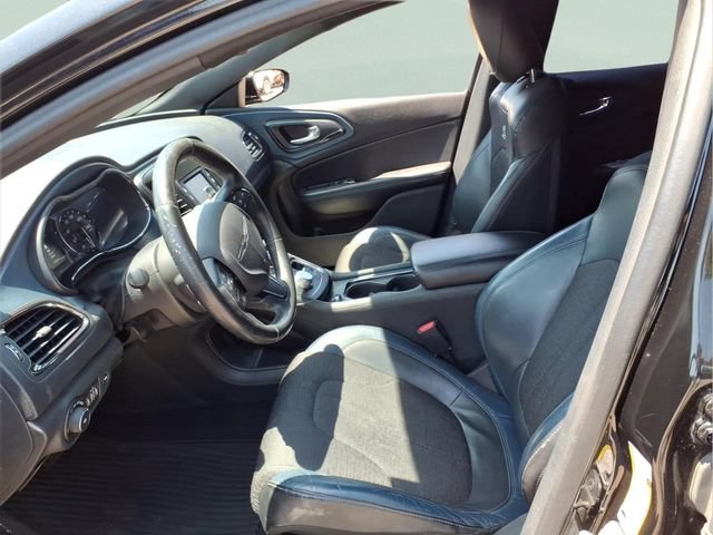 Used 2015 Chrysler 200 S FWD image 14