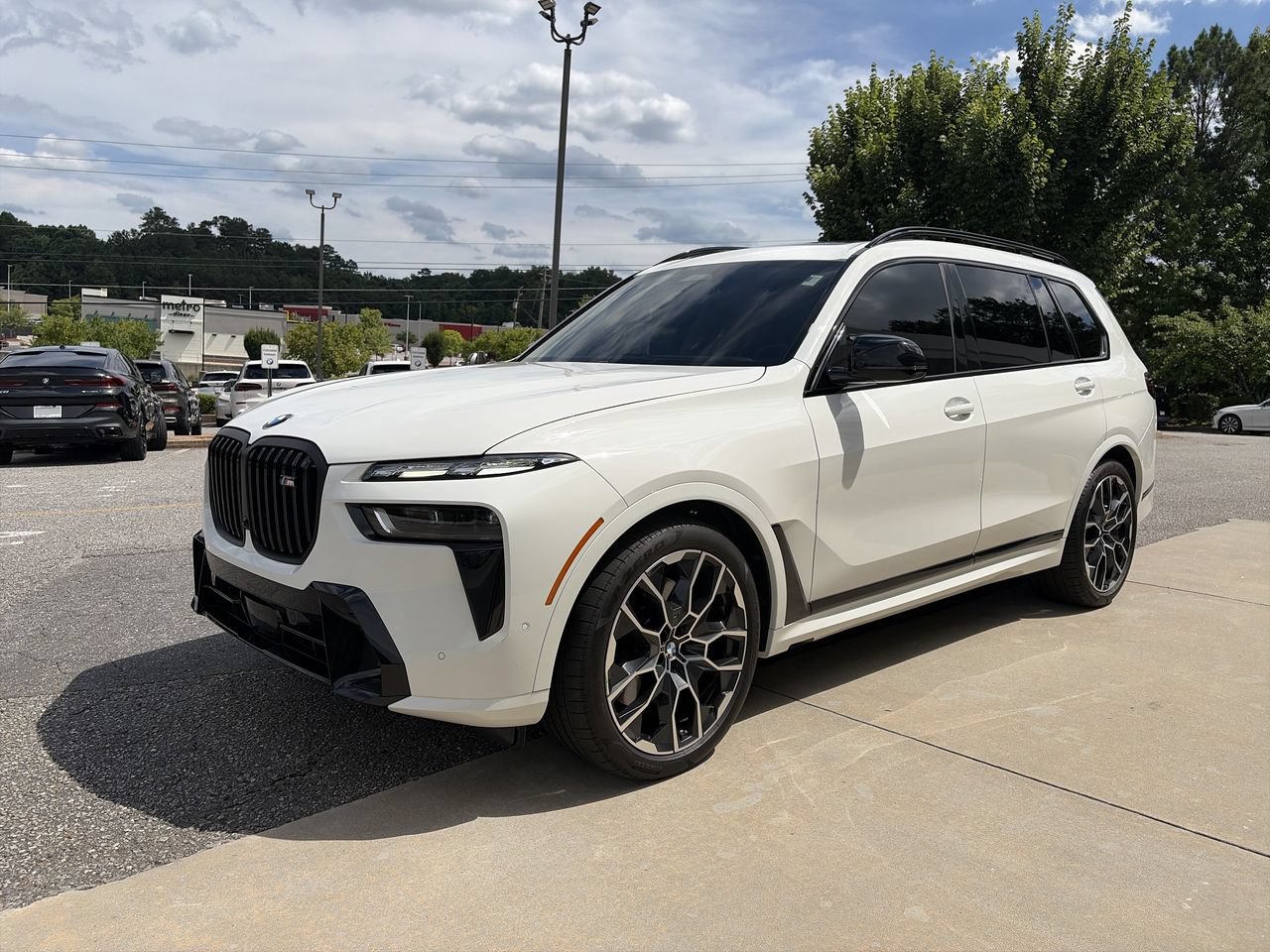 Certified 2025 BMW X7 M60i AWD/4WD image 4