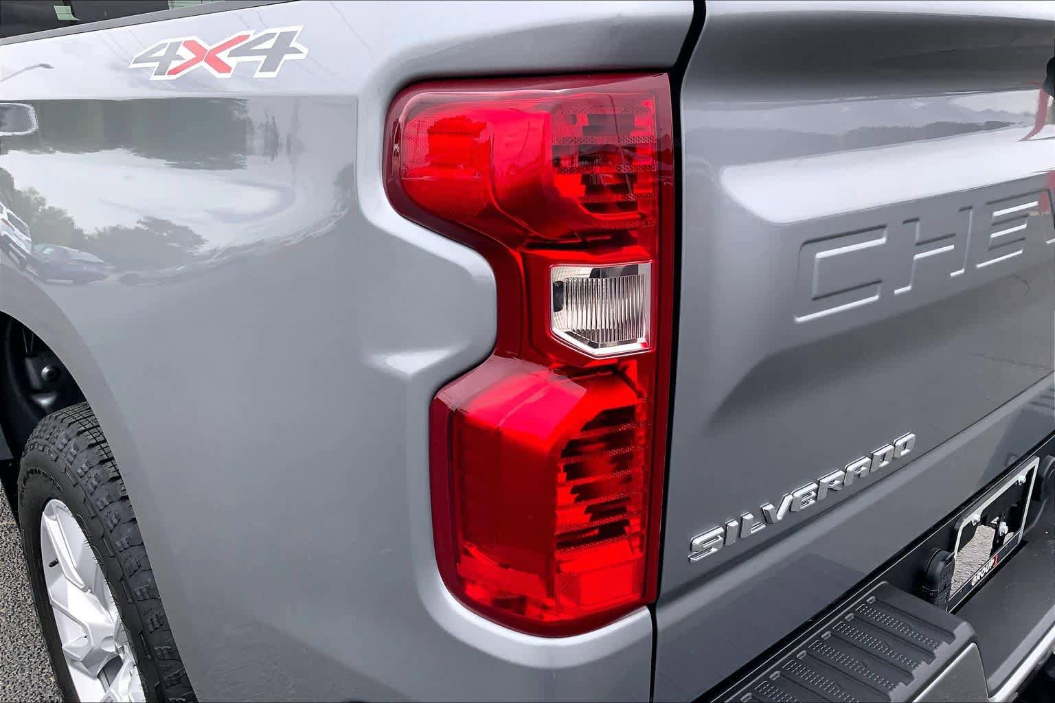 Used 2024 Chevrolet Silverado 1500 Custom AWD/4WD image 29