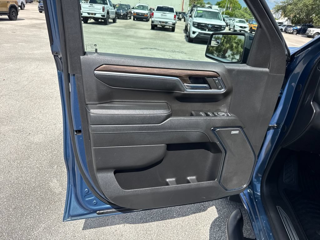 Used 2024 Chevrolet Silverado 1500 RST w/ Convenience Package II RWD image 14