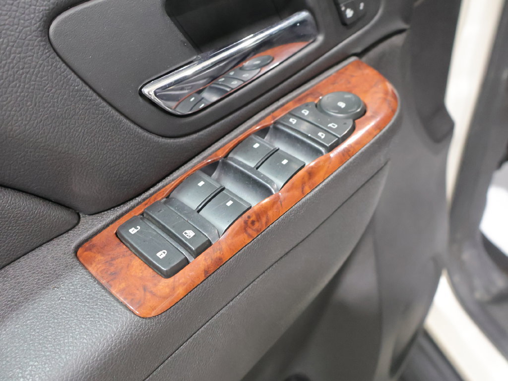 Used 2013 Chevrolet Suburban LTZ AWD/4WD image 18