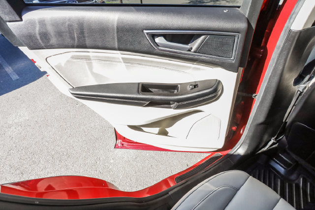 Used 2020 Ford Edge Titanium AWD/4WD image 49