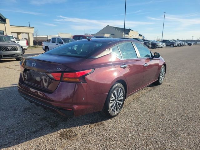 Used 2024 Nissan Altima 2.5 SV image 18