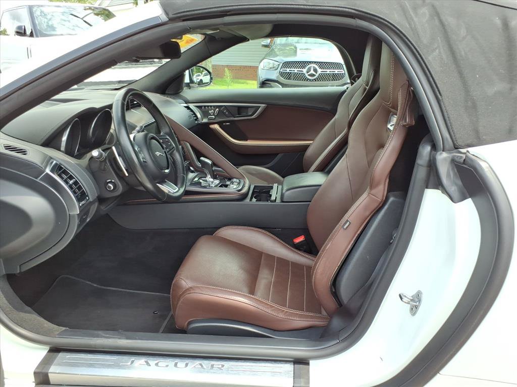Used 2018 Jaguar F-TYPE Convertible RWD image 11