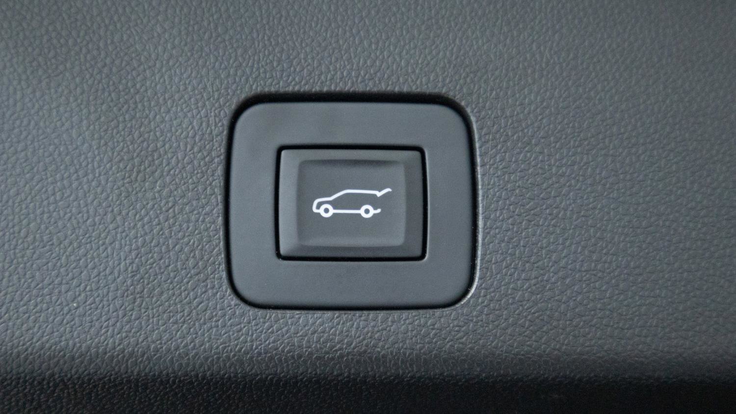 Used 2023 Buick Encore GX Select w/ Sport Touring Package FWD image 32