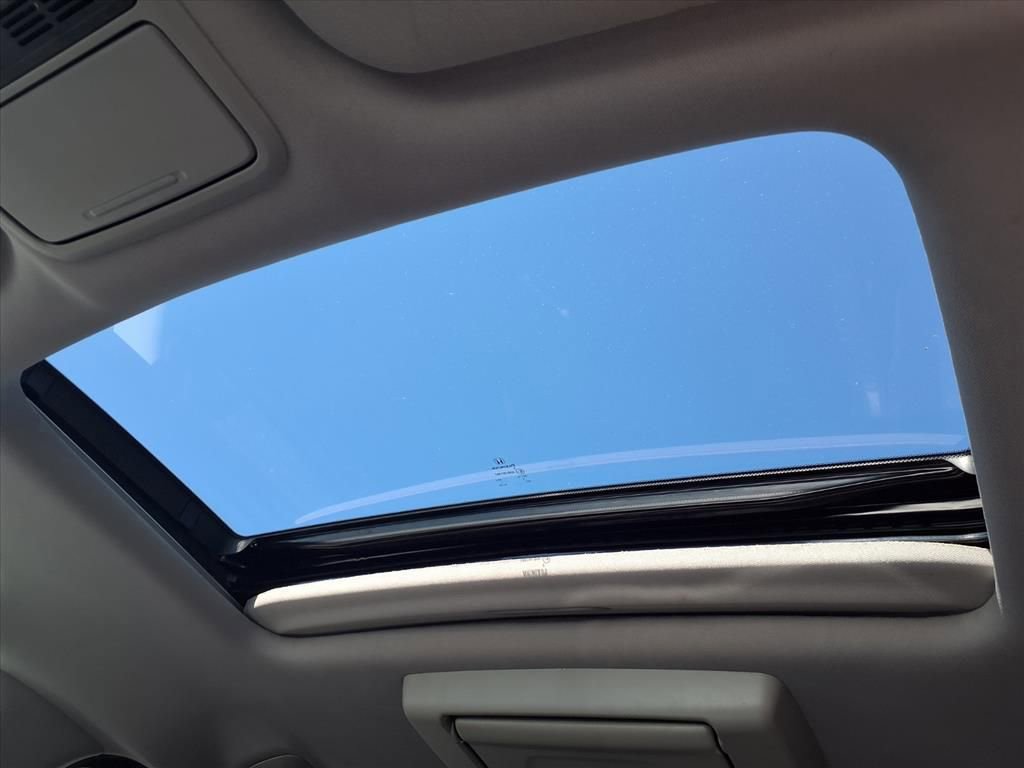 Used 2018 Honda Odyssey Elite image 21