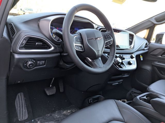 New 2026 Chrysler Pacifica Select FWD image 23