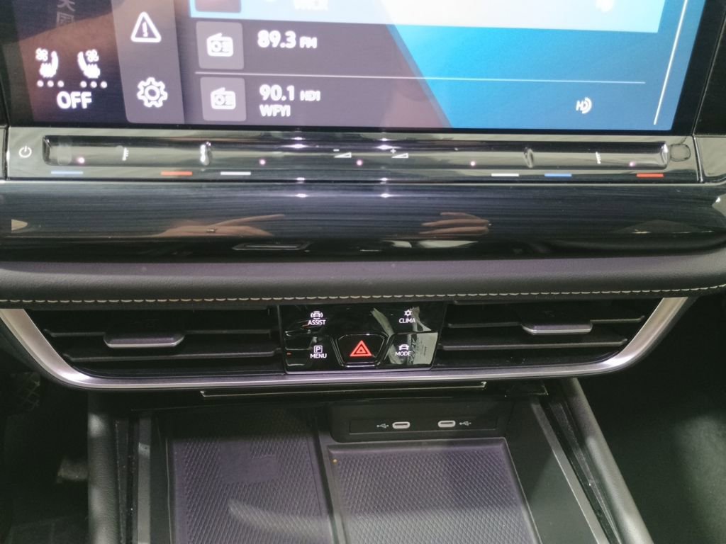 Used 2024 Volkswagen Atlas Cross Sport SE image 20