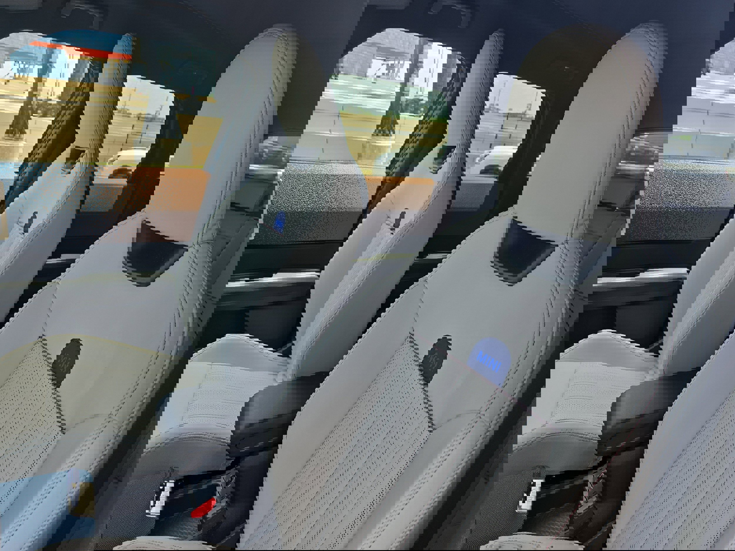 Used 2025 MINI Cooper Countryman S w/ Comfort Package Max image 17