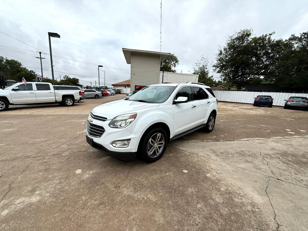 Used 2016 Chevrolet Equinox LTZ w/ Enhanced Convenience Package image 1