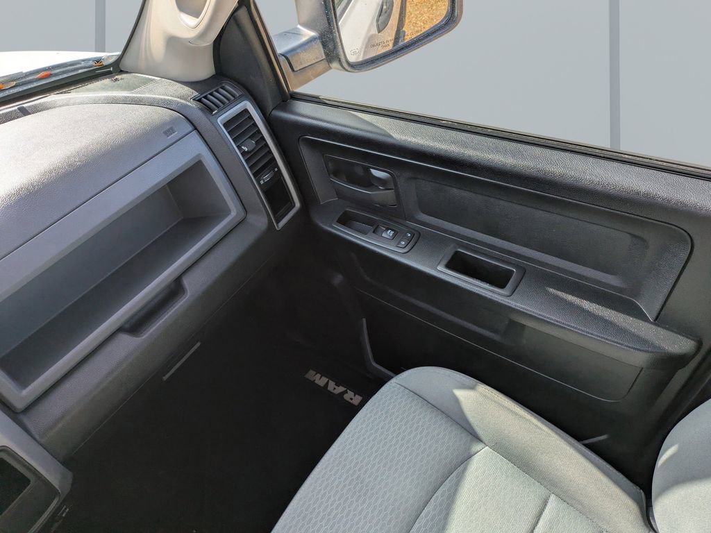 Used 2016 RAM 1500 ST w/ SXT Appearance Group image 17