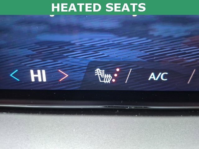 Used 2025 Chevrolet Traverse LT image 6