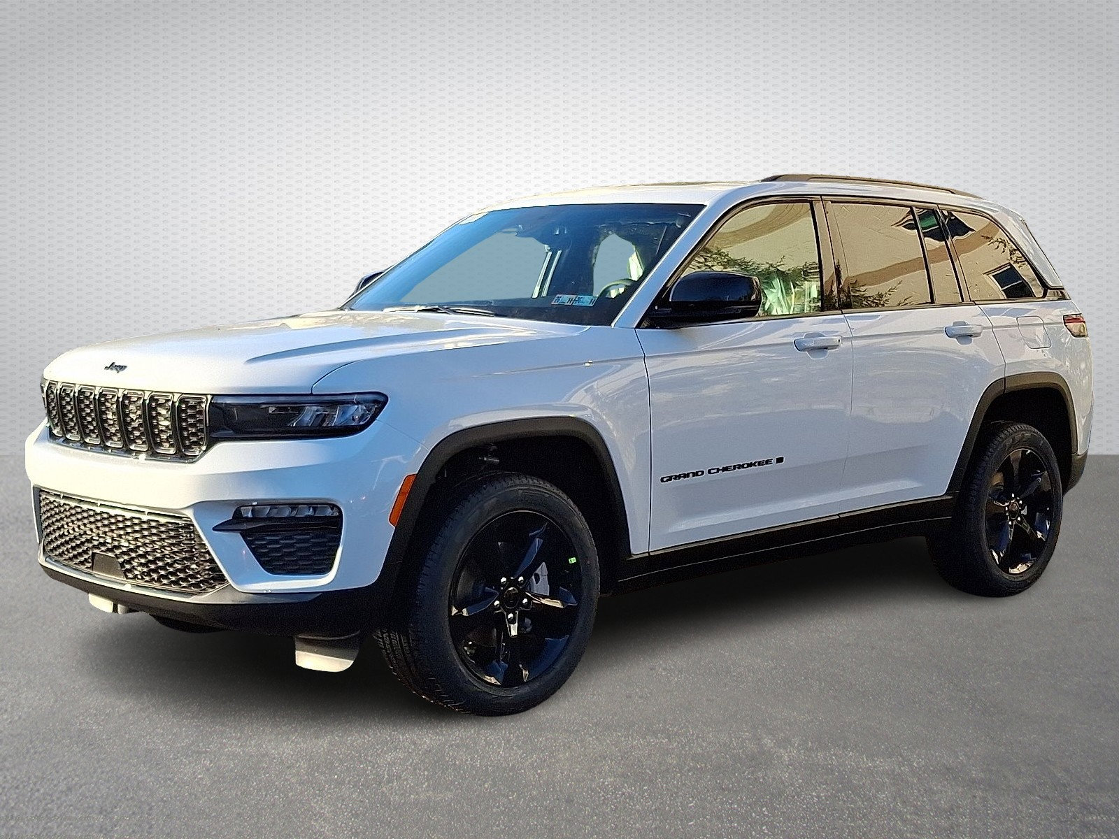 New 2025 Jeep Grand Cherokee Limited w/ Black Appearance Package image 3