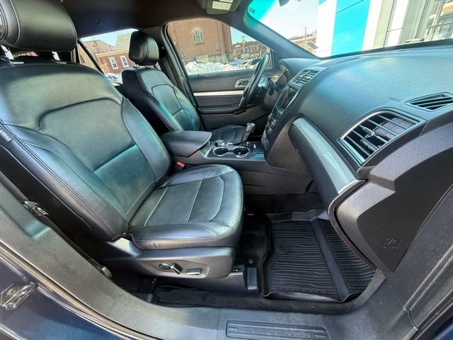 Used 2017 Ford Explorer XLT w/ Equipment Group 202A image 22