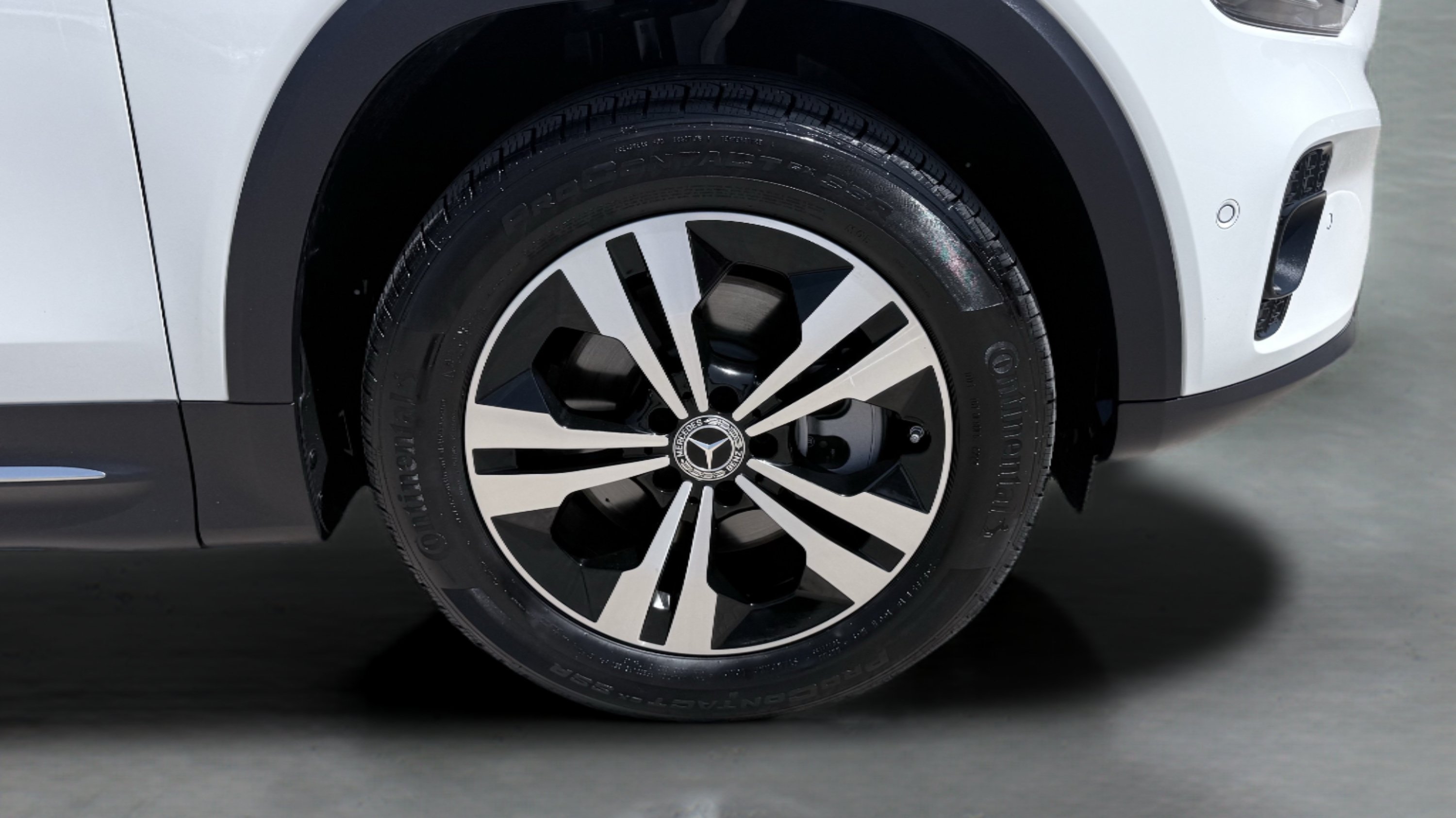 Used 2025 Mercedes-Benz GLB 250 image 9