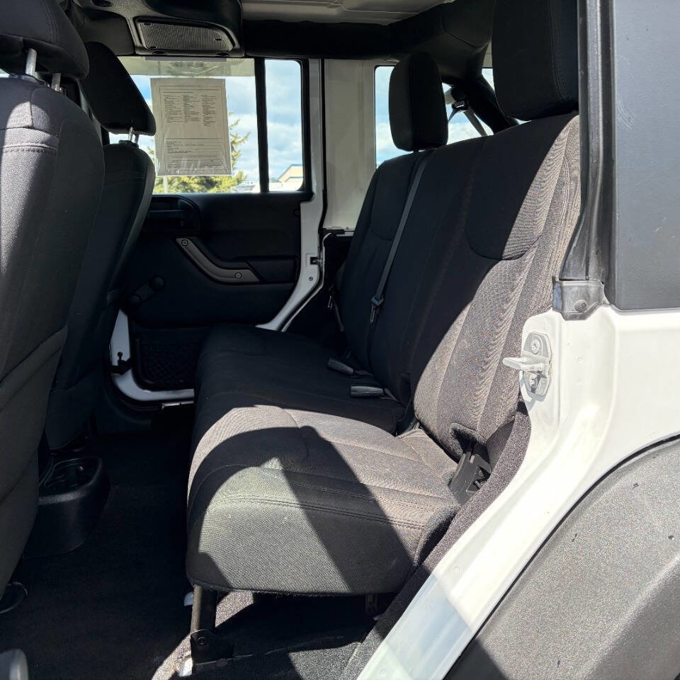 Used 2015 Jeep Wrangler Unlimited Sport w/ Connectivity Group AWD/4WD image 11