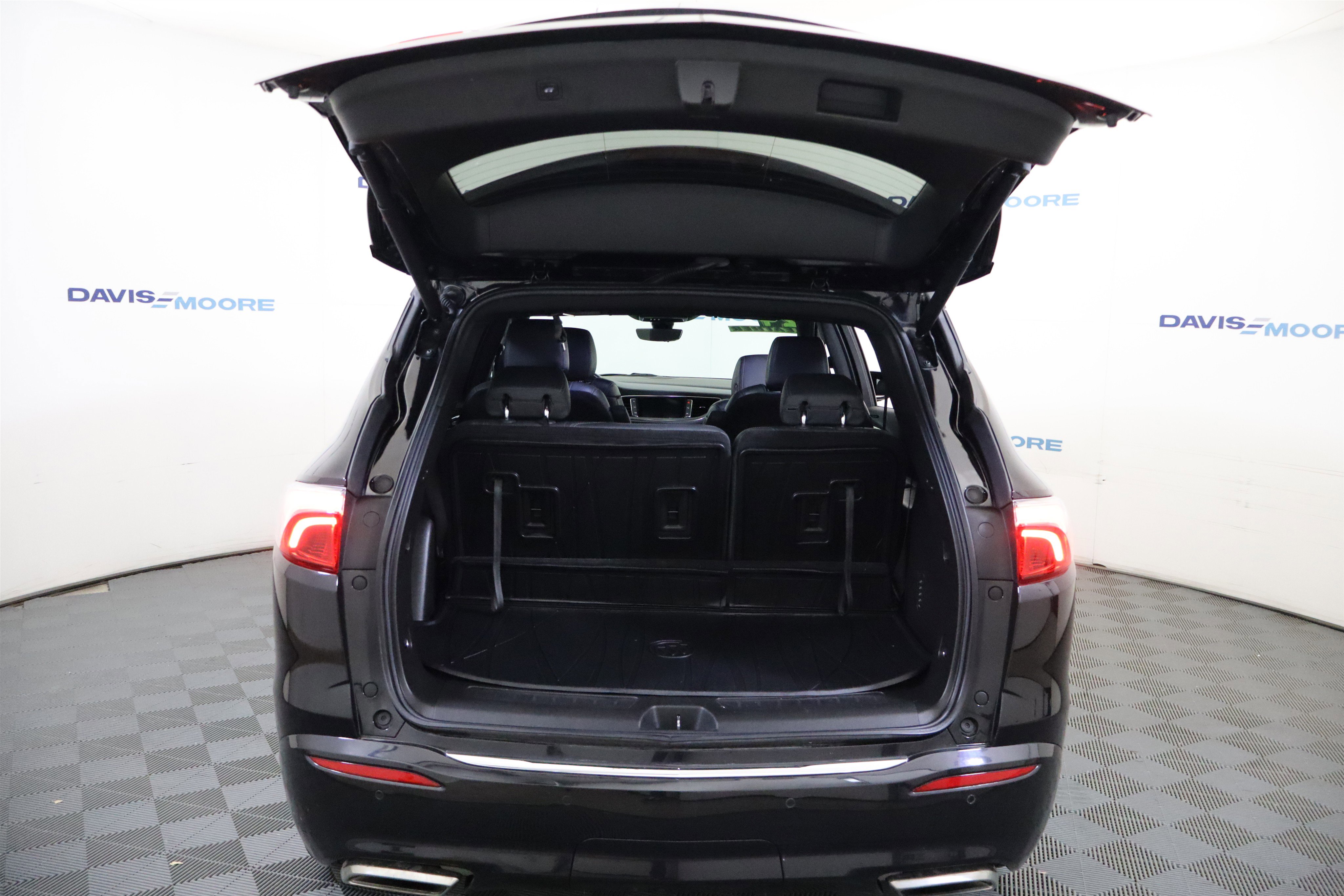 Certified 2024 Buick Enclave Essence w/ Sport Touring Edition image 8