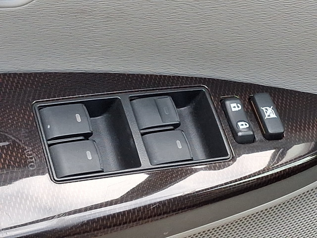 Used 2010 Toyota Venza AWD image 26