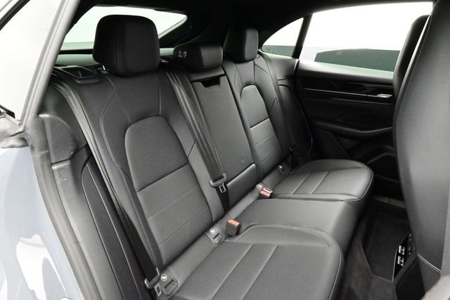 Used 2025 Porsche Macan Electric RWD image 17