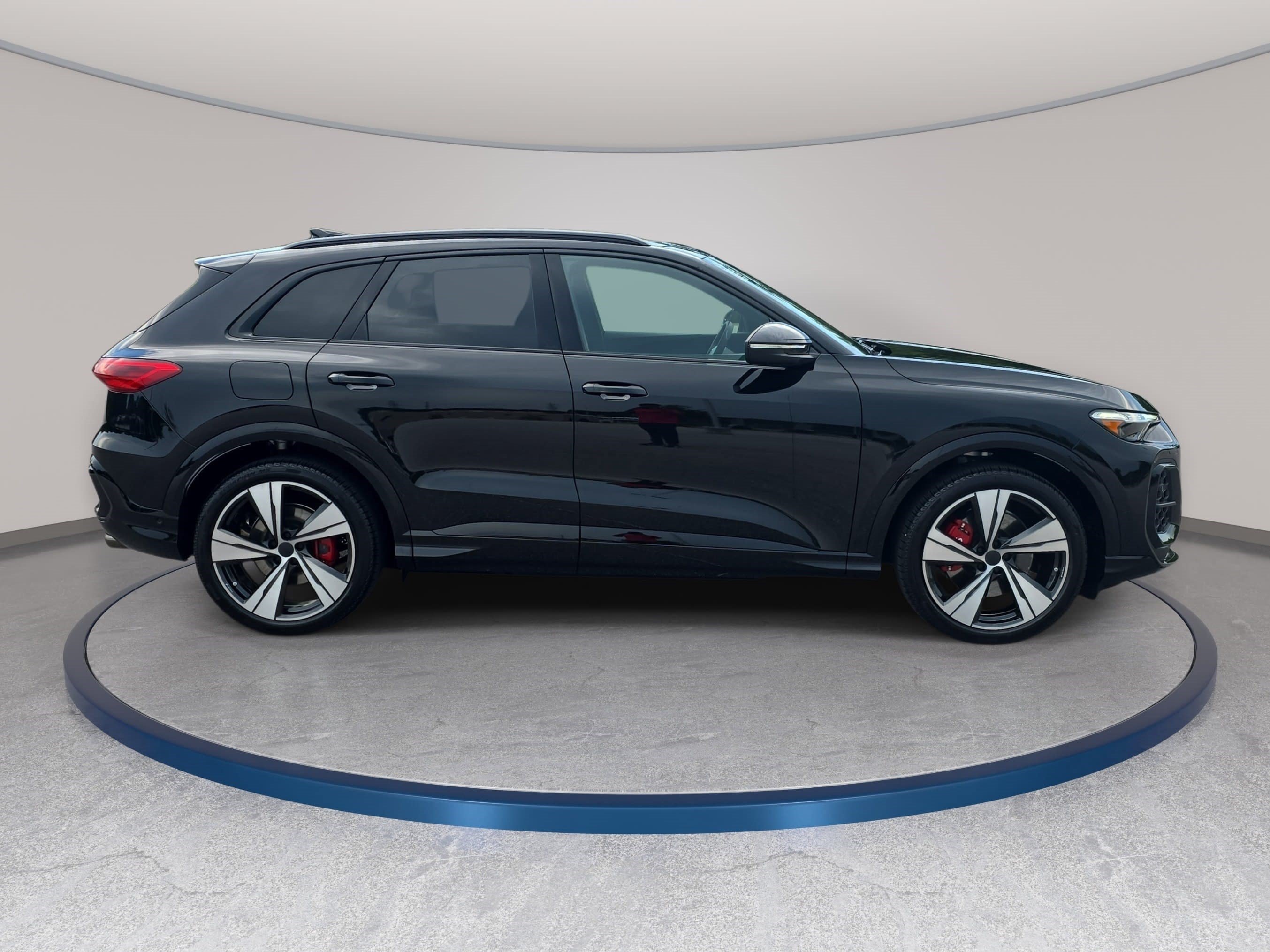 New 2026 Audi SQ5 Premium Plus AWD/4WD image 4