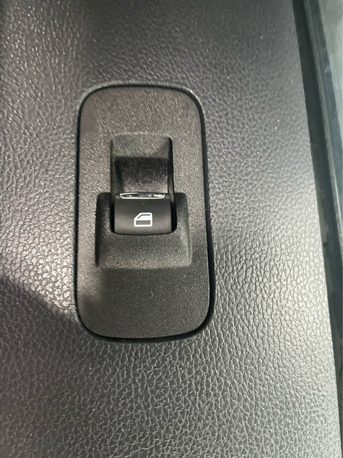 Used 2022 Ford F350 Lariat w/ Chrome Package image 38