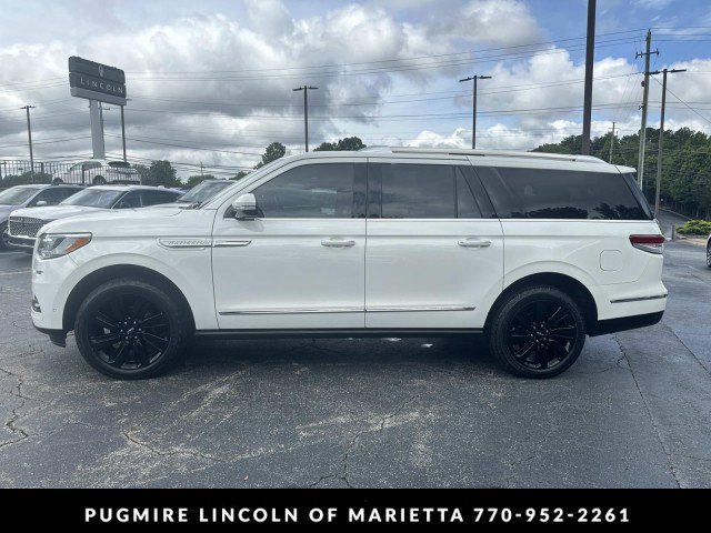 Used 2023 Lincoln Navigator L Reserve AWD/4WD image 4