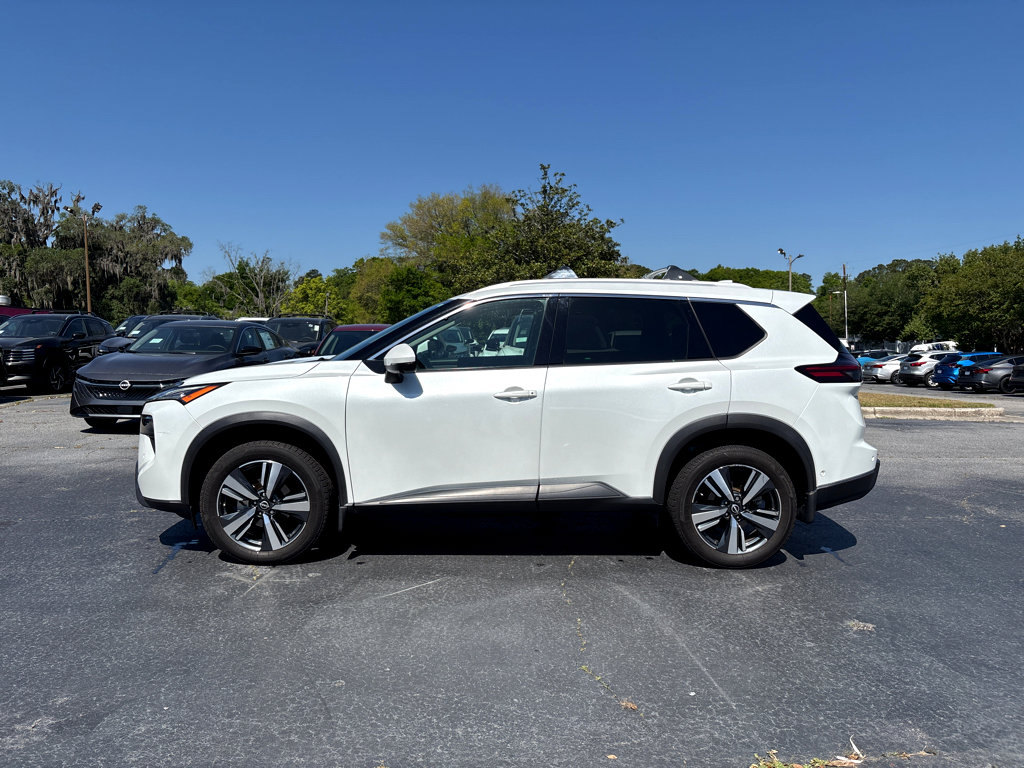 Used 2024 Nissan Rogue SL w/ SL Premium Package image 32