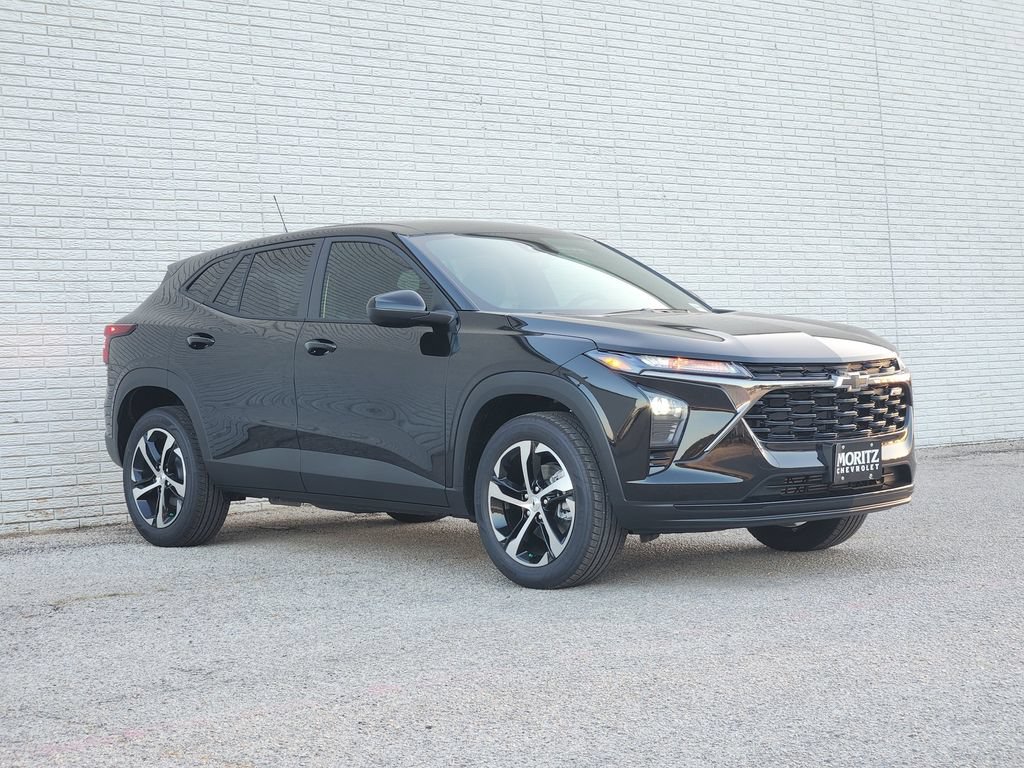 New 2026 Chevrolet Trax RS w/ Driver Confidence Package FWD image 2