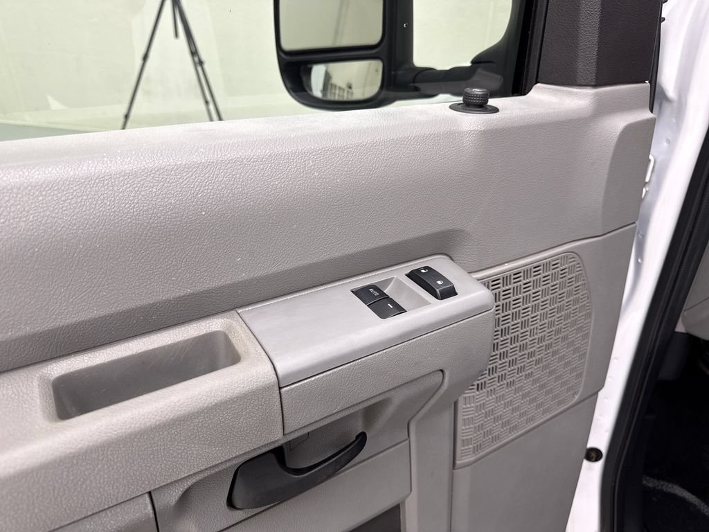 Used 2016 Ford E-350 and Econoline 350 Super Duty RWD image 15