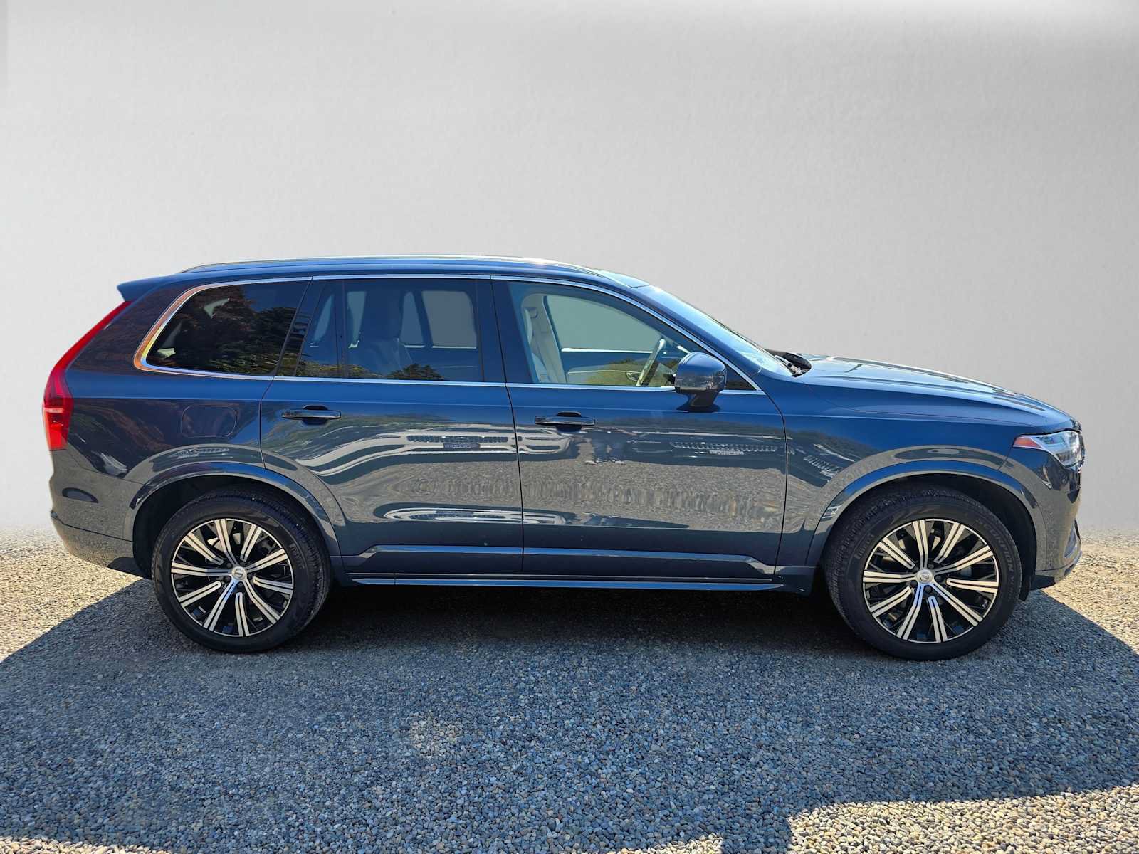 Used 2023 Volvo XC90 B5 Core w/ Protection Package Premier AWD/4WD image 2