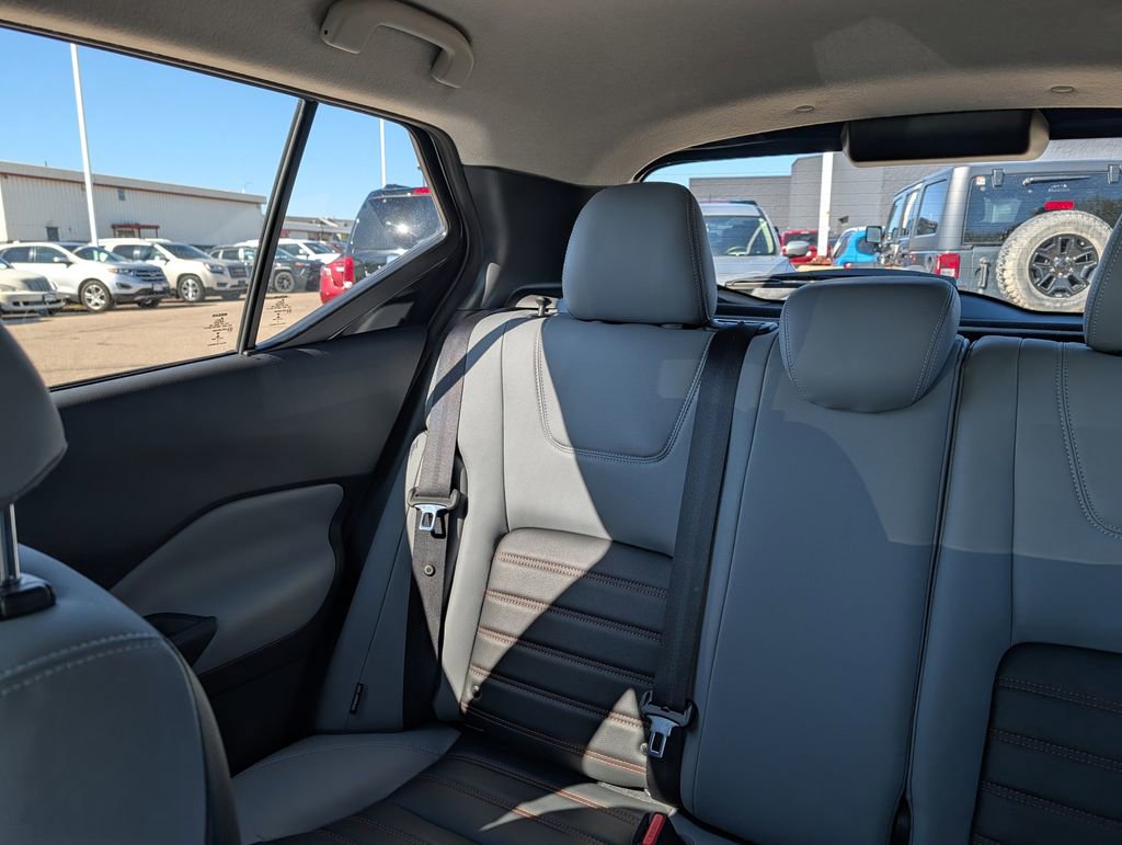 Used 2021 Nissan Kicks SR w/ SR Premium Package FWD image 12