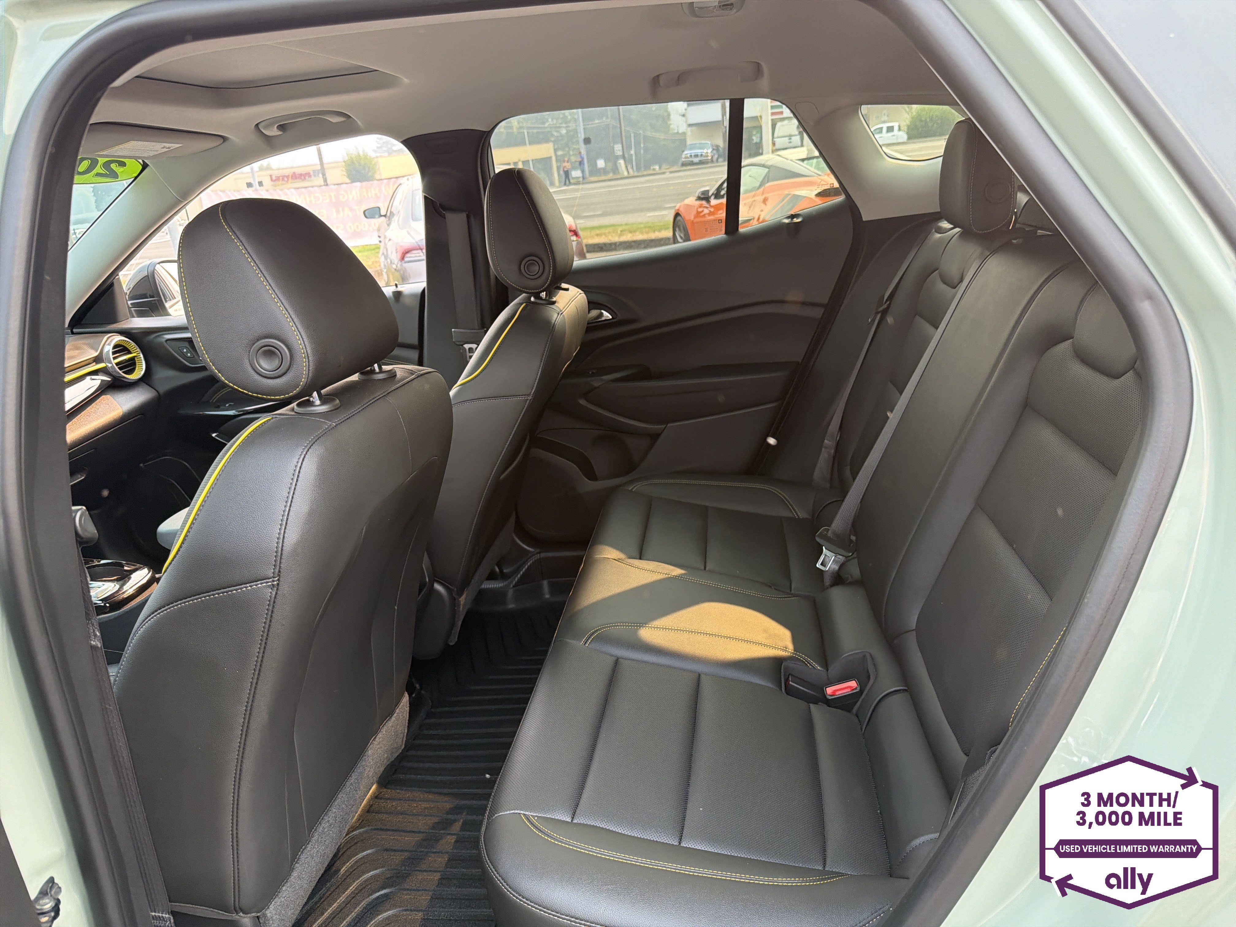 Used 2025 Chevrolet Trax ACTIV w/ Sunroof Package FWD image 11