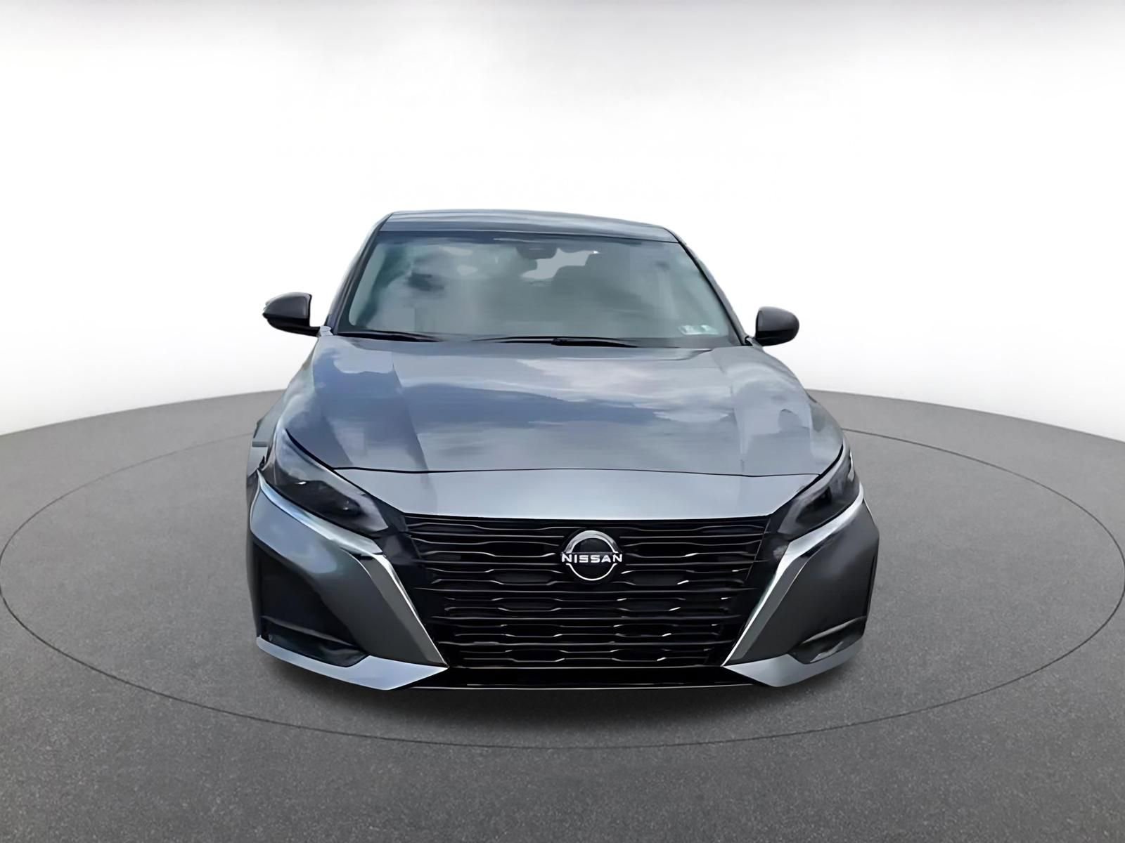 Used 2025 Nissan Altima 2.5 SV image 5