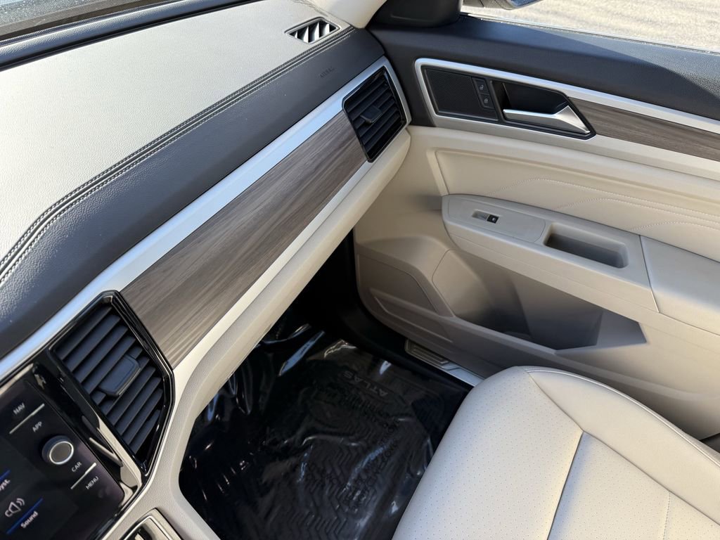 Used 2022 Volkswagen Atlas SEL image 32