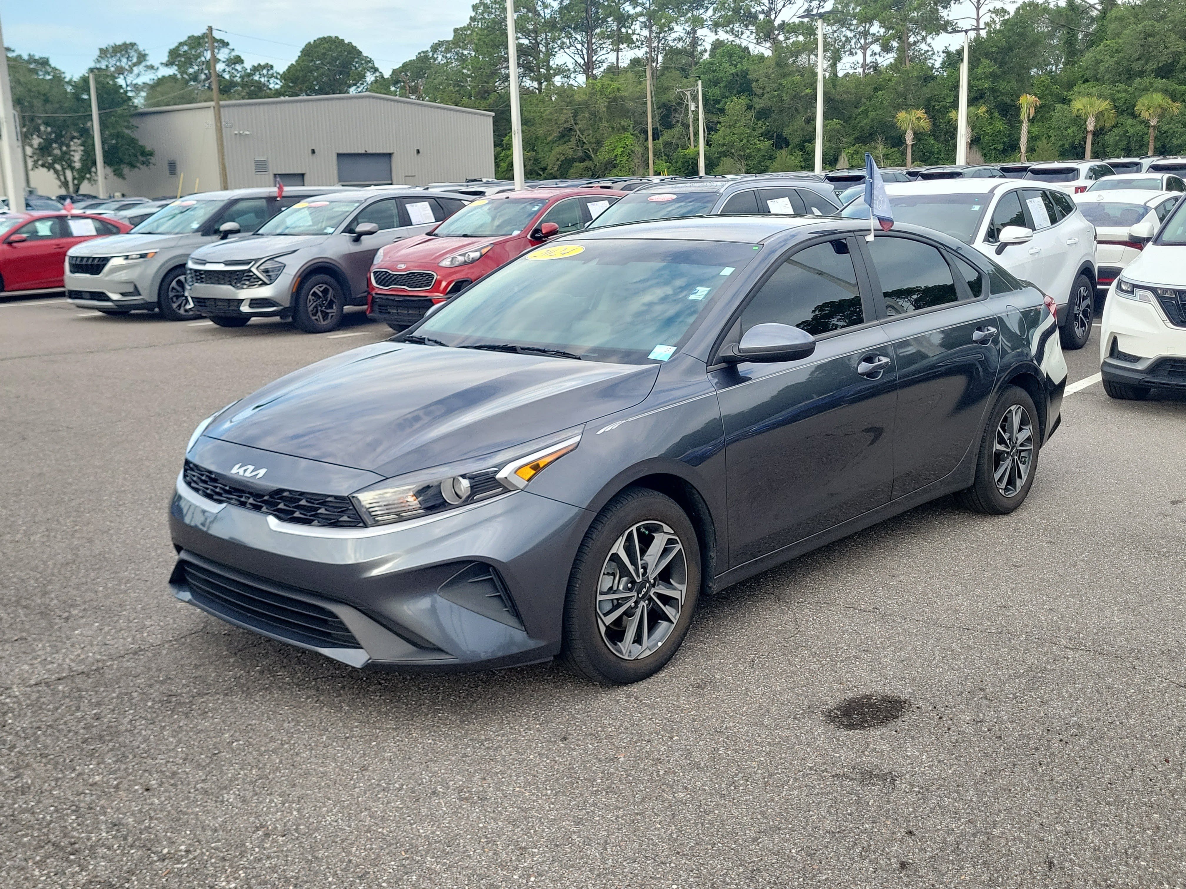 Certified 2024 Kia Forte LXS FWD image 3