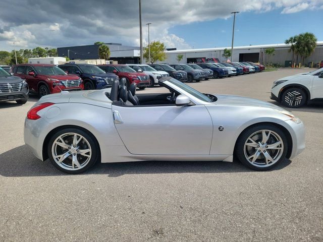Used 2011 Nissan 370Z Touring w/ Sport Pkg image 3