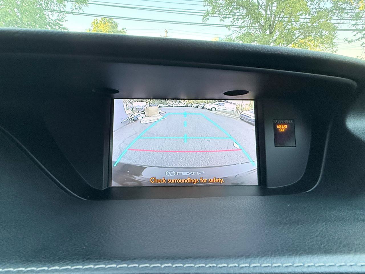 Used 2013 Lexus ES 300h w/ Luxury Pkg FWD image 25