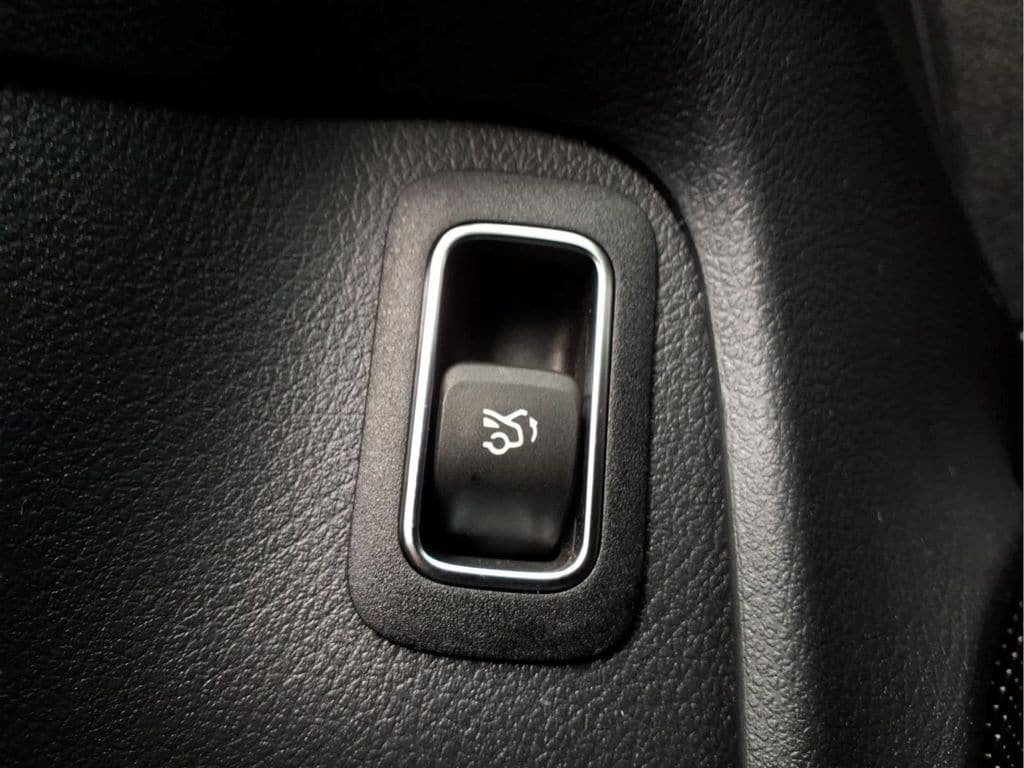 Used 2022 Mercedes-Benz CLA 250 image 22