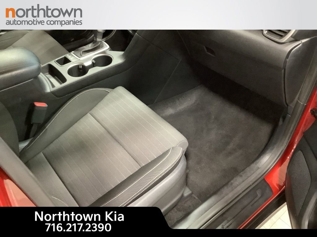 Certified 2019 Kia Sportage LX w/ LX Popular Package image 18