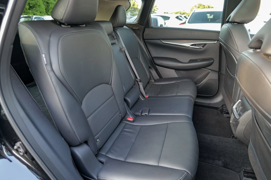 Used 2024 INFINITI QX50 Luxe AWD/4WD image 32